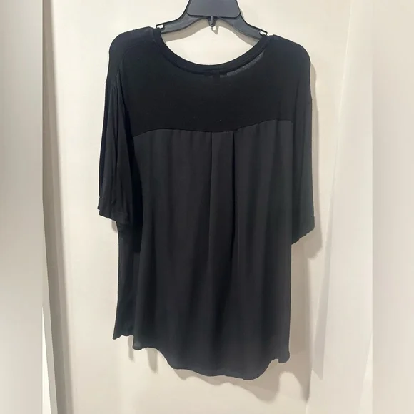 Black Short Sleeve Top - Picture 2 of 5
